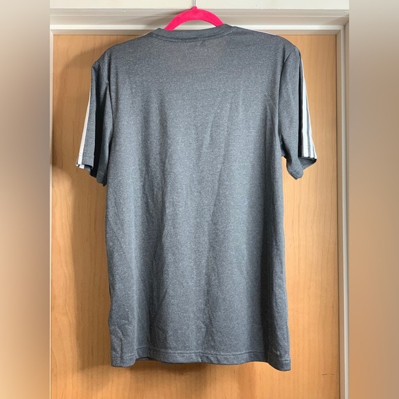 Adidas Men's Gray T-Shirt. Size-Medium - Picture 3 of 4